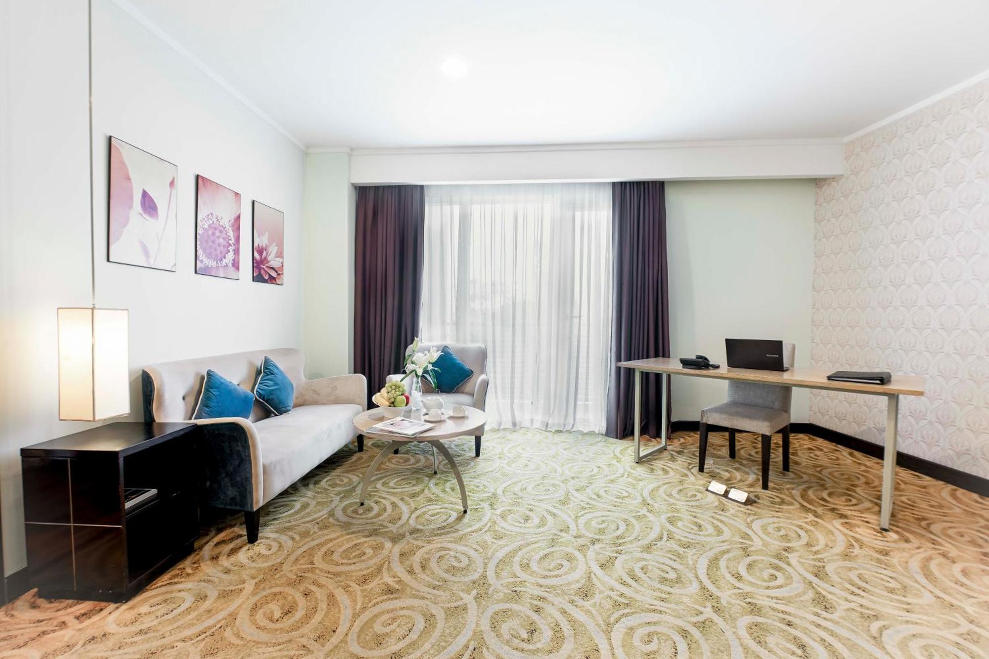 Vien Dong Hotel - Near Bui Vien Walking Street Хошимин Екстериор снимка