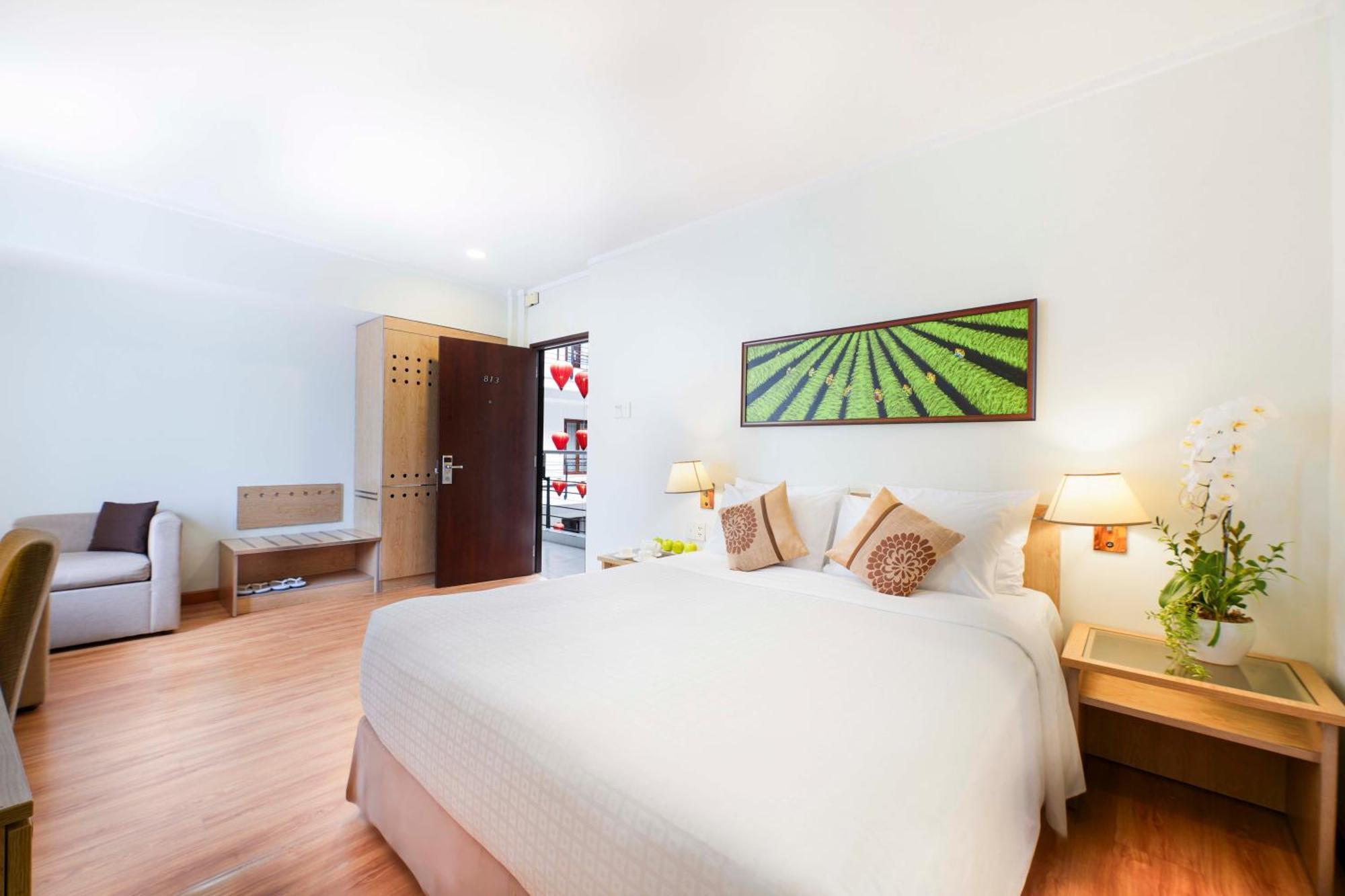 Vien Dong Hotel - Near Bui Vien Walking Street Хошимин Екстериор снимка