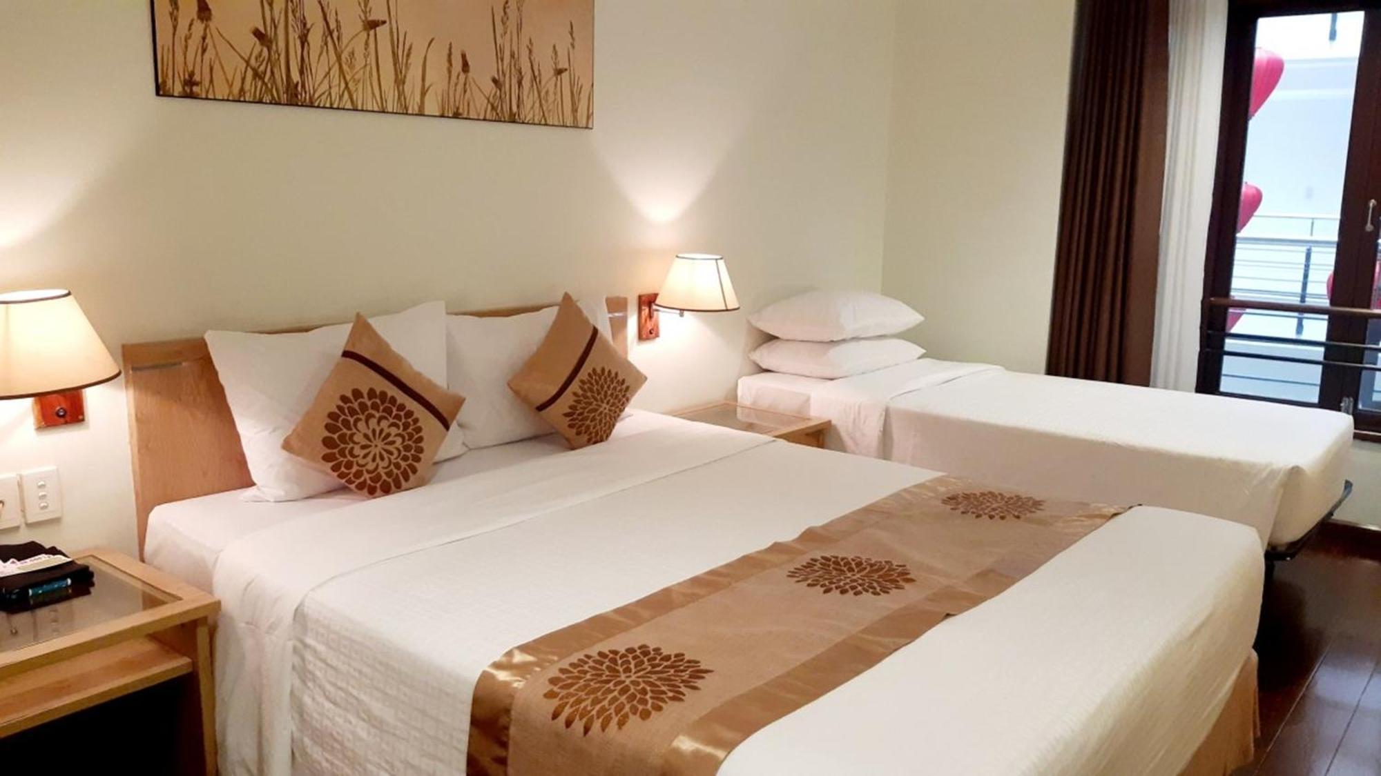 Vien Dong Hotel - Near Bui Vien Walking Street Хошимин Екстериор снимка
